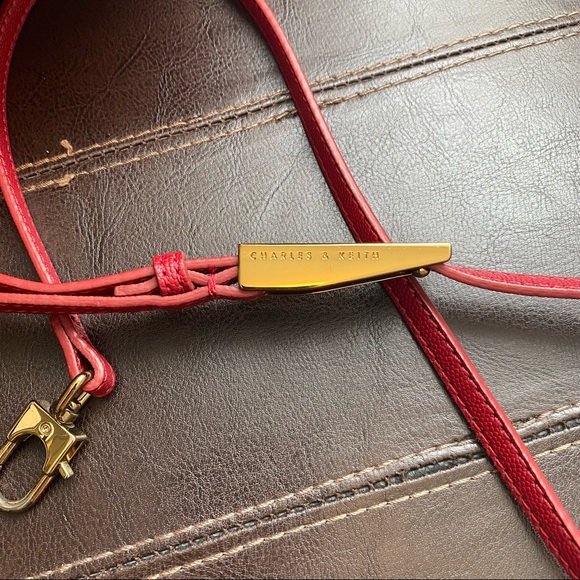 Charles and Keith cosmetic bag - Picture 7 of 8